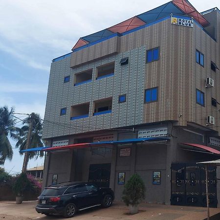 Royal Blue Guest House & Bar Lome Bagian luar foto