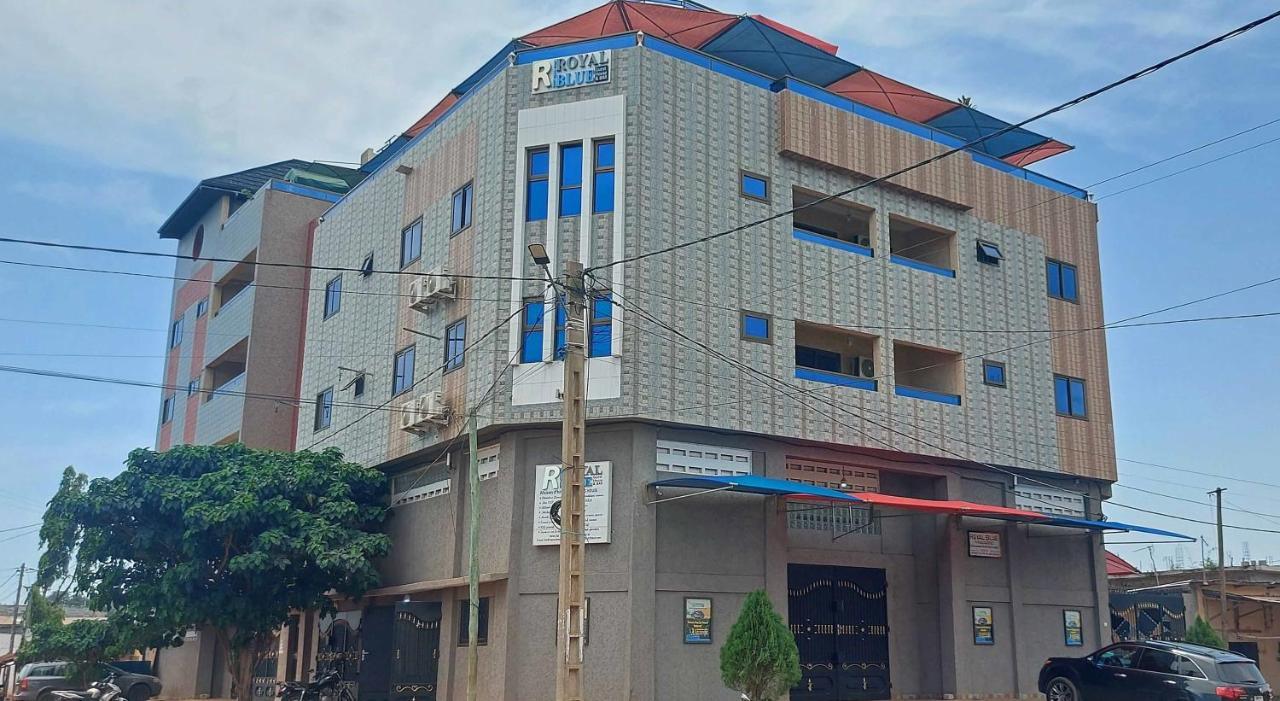 Royal Blue Guest House & Bar Lome Bagian luar foto